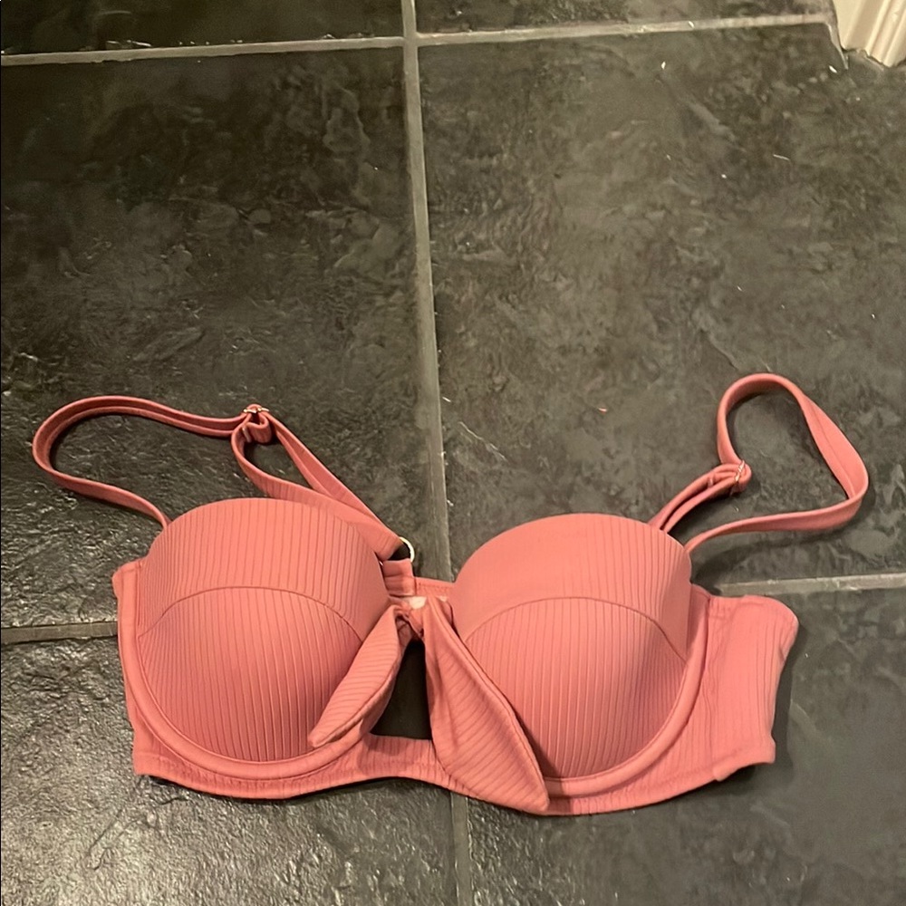 Elegant Pink Women's Bikini Top